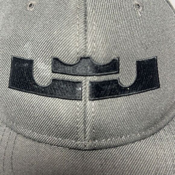 LeBron James Logo Gray Black SnapBack Hat Cap Otto 85% Acrylic 15% Wool - Picture 2 of 8